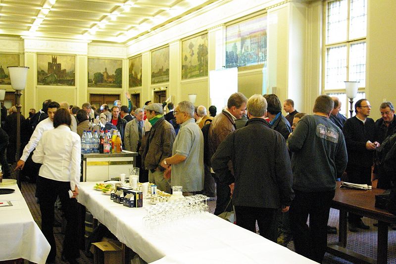 Datei:DBMM 2009 Trubel vor Runde 1.JPG